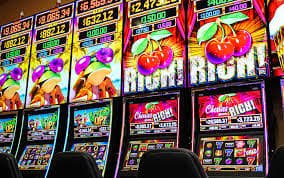ph3656 live casino dealer table streamed on mobile in Philippines